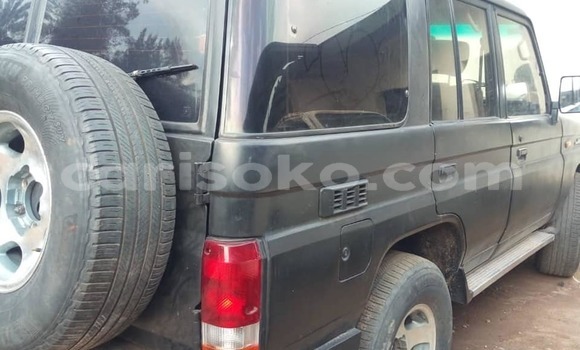 Acheter Occasion Voiture Toyota Land Cruiser Noir à Kigali, Rwanda Acheter Occasion Voiture Toyota Land Cruiser Noir à Kigali, Rwanda