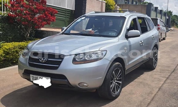 Buy Used Hyundai Santa Fe Silver Car in Kigali in Rwanda Buy Used Hyundai Santa Fe Silver Car in Kigali in Rwanda