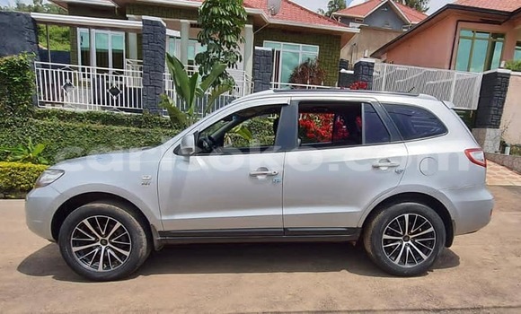 Buy Used Hyundai Santa Fe Silver Car in Kigali in Rwanda Buy Used Hyundai Santa Fe Silver Car in Kigali in Rwanda