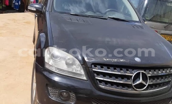 Acheter Occasion Voiture Mercedes-Benz ML–Class Bleu à Kigali, Rwanda
