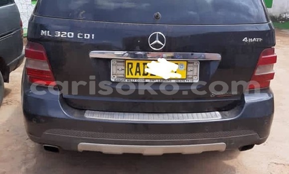 Buy Used Mercedes-Benz ML–Class Blue Car in Kigali in Rwanda Buy Used Mercedes-Benz ML–Class Blue Car in Kigali in Rwanda