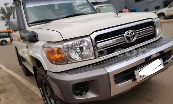 Buy Used Toyota Land Cruiser Beige Car in Kigali in Rwanda Buy Used Toyota Land Cruiser Beige Car in Kigali in Rwanda