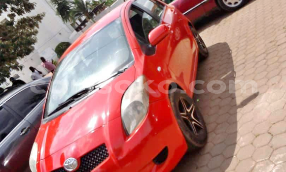 Acheter Occasion Voiture Toyota Yaris Rouge à Kigali, Rwanda Acheter Occasion Voiture Toyota Yaris Rouge à Kigali, Rwanda