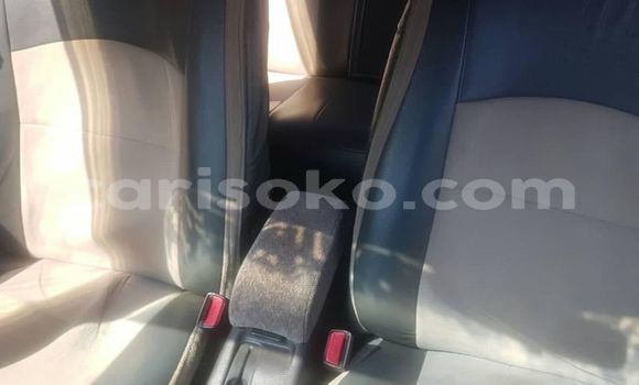 Acheter Occasion Voiture Toyota Corolla Gris à Kigali, Rwanda Acheter Occasion Voiture Toyota Corolla Gris à Kigali, Rwanda