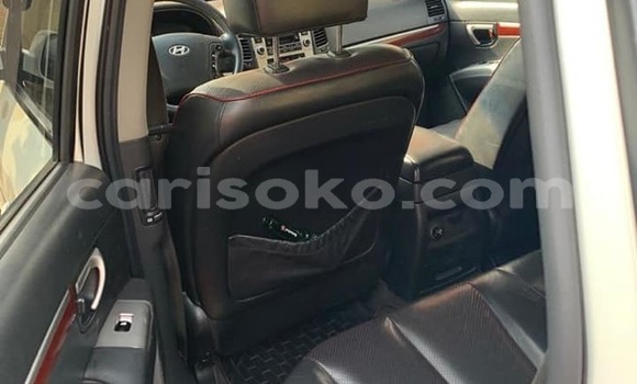 Acheter Occasion Voiture Hyundai Santa Fe Blanc à Kigali, Rwanda Acheter Occasion Voiture Hyundai Santa Fe Blanc à Kigali, Rwanda