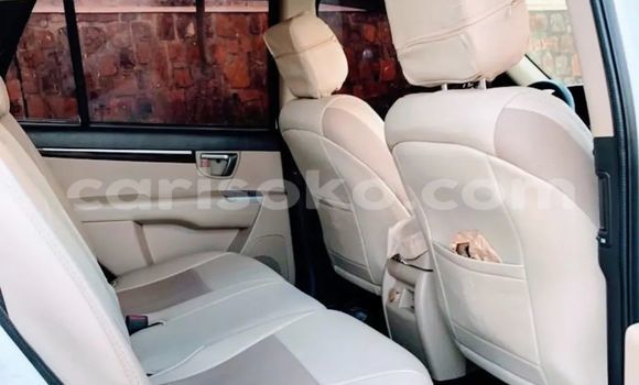 Buy Used Hyundai Santa Fe White Car in Kigali in Rwanda Buy Used Hyundai Santa Fe White Car in Kigali in Rwanda