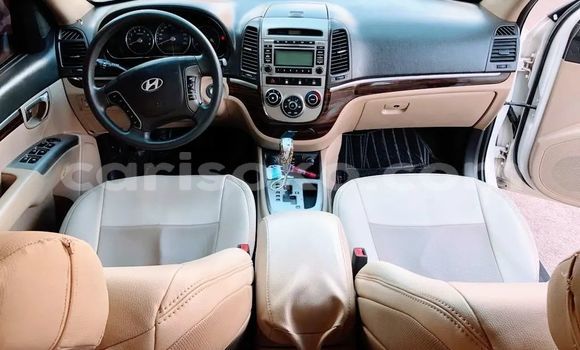 Buy Used Hyundai Santa Fe White Car in Kigali in Rwanda Buy Used Hyundai Santa Fe White Car in Kigali in Rwanda