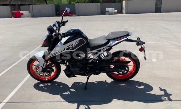 Sayi Na hannu KTM Duke Autre Motsi in Kigali a Rwanda Sayi Na hannu KTM Duke Autre Motsi in Kigali a Rwanda