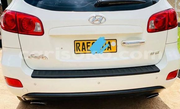 Sayi Na hannu Hyundai Santa Fe Blanc Mota in Kigali a Rwanda Sayi Na hannu Hyundai Santa Fe Blanc Mota in Kigali a Rwanda
