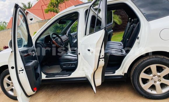 Sayi Na hannu Hyundai Santa Fe Blanc Mota in Kigali a Rwanda Sayi Na hannu Hyundai Santa Fe Blanc Mota in Kigali a Rwanda