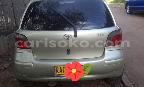 Sayi Na hannu Toyota Vitz Gris Mota in Kigali a Rwanda Sayi Na hannu Toyota Vitz Gris Mota in Kigali a Rwanda