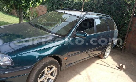 Sayi Na hannu Toyota Avensis Vert Mota in Kigali a Rwanda Sayi Na hannu Toyota Avensis Vert Mota in Kigali a Rwanda