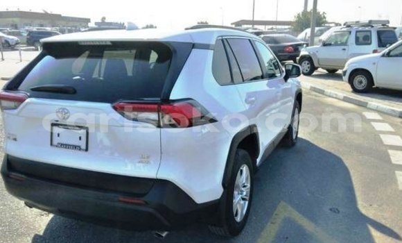 Sayi Na hannu Toyota RAV4 Blanc Mota in Byumba a Byumba Sayi Na hannu Toyota RAV4 Blanc Mota in Byumba a Byumba