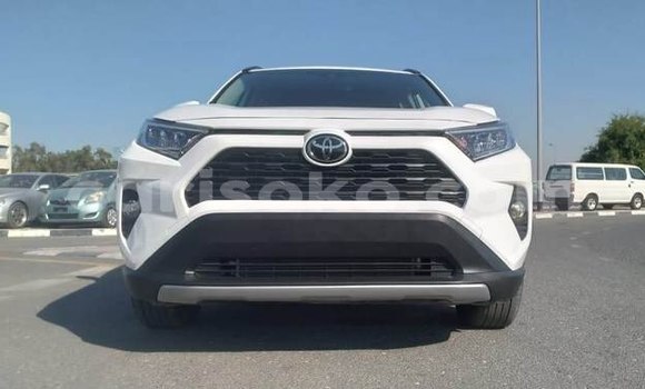 Sayi Na hannu Toyota RAV4 Blanc Mota in Byumba a Byumba Sayi Na hannu Toyota RAV4 Blanc Mota in Byumba a Byumba