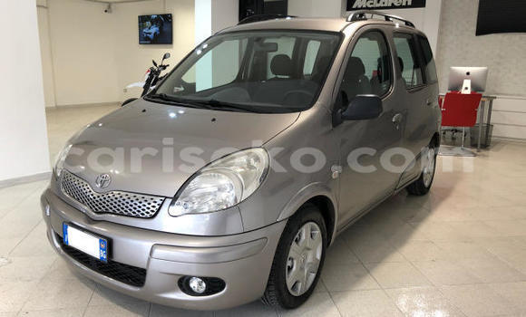 Sayi Na hannu Toyota Yaris Verso Autre Mota in Kigali a Rwanda Sayi Na hannu Toyota Yaris Verso Autre Mota in Kigali a Rwanda
