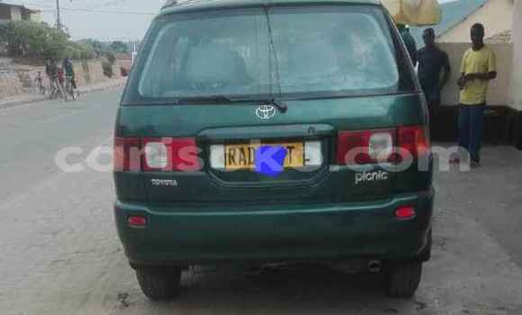 Acheter Occasion Voiture Toyota Picnic Vert à Kigali, Rwanda Acheter Occasion Voiture Toyota Picnic Vert à Kigali, Rwanda