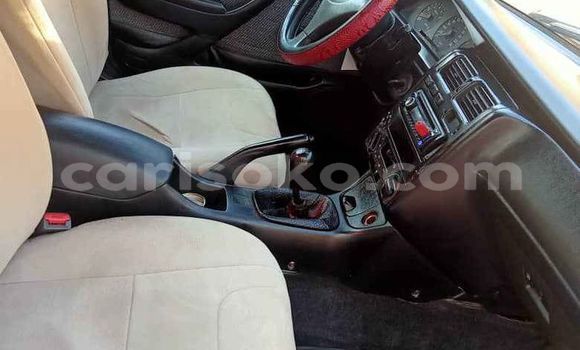 Acheter Occasion Voiture Toyota Carina E Rouge à Kigali, Rwanda Acheter Occasion Voiture Toyota Carina E Rouge à Kigali, Rwanda