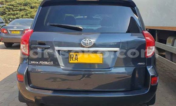 Acheter Occasion Voiture Toyota RAV4 Bleu à Kigali, Rwanda Acheter Occasion Voiture Toyota RAV4 Bleu à Kigali, Rwanda