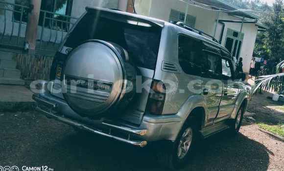 Acheter Occasion Voiture Toyota Land Cruiser Prado Gris à Kigali, Rwanda Acheter Occasion Voiture Toyota Land Cruiser Prado Gris à Kigali, Rwanda