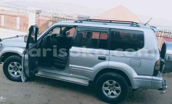 Acheter Occasion Voiture Toyota Land Cruiser Prado Gris à Kigali, Rwanda Acheter Occasion Voiture Toyota Land Cruiser Prado Gris à Kigali, Rwanda