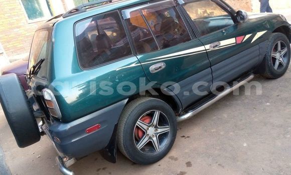 Acheter Occasion Voiture Toyota RAV4 Vert à Kigali, Rwanda Acheter Occasion Voiture Toyota RAV4 Vert à Kigali, Rwanda