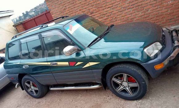 Acheter Occasion Voiture Toyota RAV4 Vert à Kigali, Rwanda Acheter Occasion Voiture Toyota RAV4 Vert à Kigali, Rwanda