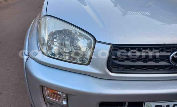 Acheter Occasion Voiture Toyota RAV4 Gris à Kigali, Rwanda Acheter Occasion Voiture Toyota RAV4 Gris à Kigali, Rwanda