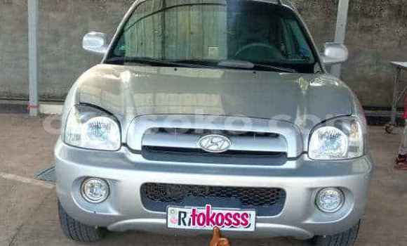 Acheter Occasion Voiture Hyundai Santa Fe Gris à Kigali, Rwanda Acheter Occasion Voiture Hyundai Santa Fe Gris à Kigali, Rwanda