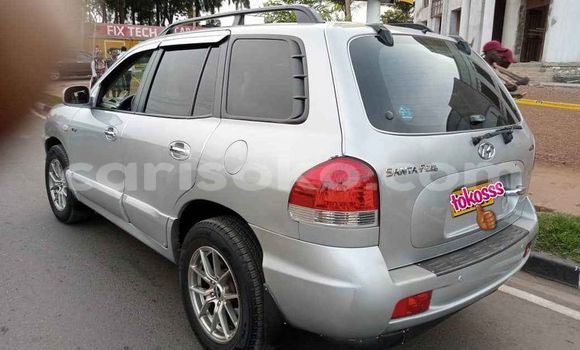 Acheter Occasion Voiture Hyundai Santa Fe Gris à Kigali, Rwanda Acheter Occasion Voiture Hyundai Santa Fe Gris à Kigali, Rwanda