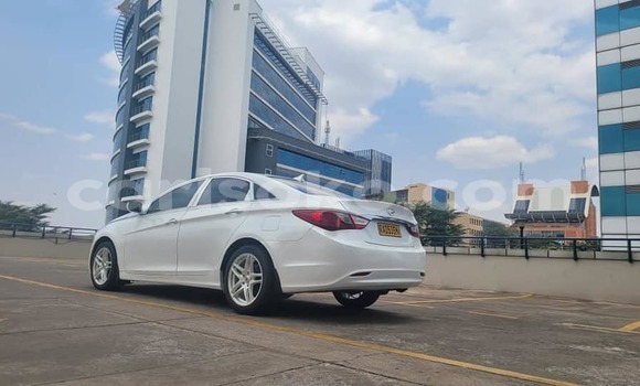 اشتري مستعمل Hyundai Sonata Blanc سيارة في Kigali في Rwanda اشتري مستعمل Hyundai Sonata Blanc سيارة في Kigali في Rwanda