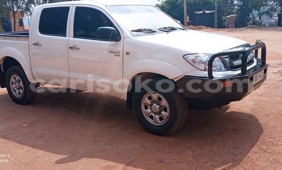 اشتري مستعمل Toyota Hiluxe VIGO Blanc سيارة في Kigali في Rwanda اشتري مستعمل Toyota Hiluxe VIGO Blanc سيارة في Kigali في Rwanda