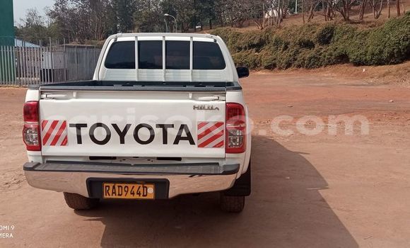 اشتري مستعمل Toyota Hiluxe VIGO Blanc سيارة في Kigali في Rwanda اشتري مستعمل Toyota Hiluxe VIGO Blanc سيارة في Kigali في Rwanda