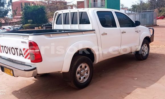اشتري مستعمل Toyota Hiluxe VIGO Blanc سيارة في Kigali في Rwanda اشتري مستعمل Toyota Hiluxe VIGO Blanc سيارة في Kigali في Rwanda