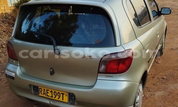 Acheter Occasion Voiture Toyota Yaris Beige à Kigali, Rwanda Acheter Occasion Voiture Toyota Yaris Beige à Kigali, Rwanda