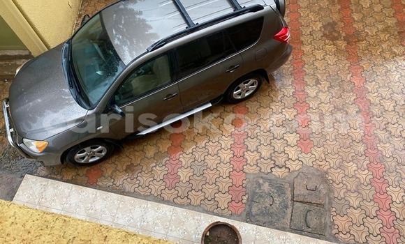 Acheter Occasion Voiture Toyota RAV4 Marron à Kigali, Rwanda Acheter Occasion Voiture Toyota RAV4 Marron à Kigali, Rwanda