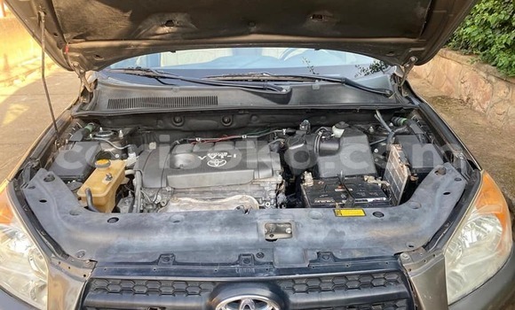 Acheter Occasion Voiture Toyota RAV4 Marron à Kigali, Rwanda Acheter Occasion Voiture Toyota RAV4 Marron à Kigali, Rwanda