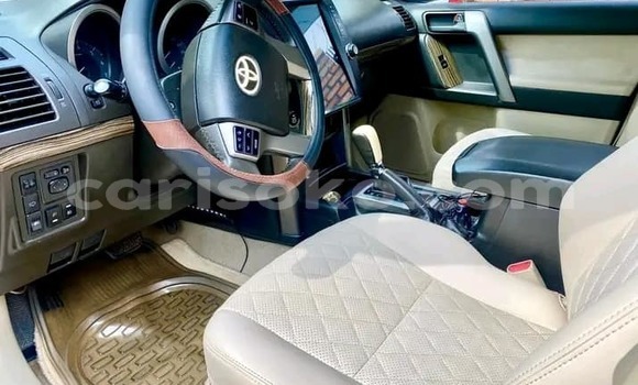 Acheter Occasion Voiture Toyota Land Cruiser Prado Noir à Kigali, Rwanda Acheter Occasion Voiture Toyota Land Cruiser Prado Noir à Kigali, Rwanda