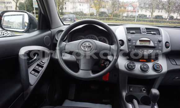 Sayi Imported Toyota RAV4 Gris Mota in Kigali a Rwanda Sayi Imported Toyota RAV4 Gris Mota in Kigali a Rwanda