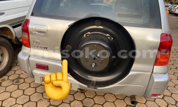 Acheter Occasion Voiture Toyota RAV4 Gris à Kigali, Rwanda Acheter Occasion Voiture Toyota RAV4 Gris à Kigali, Rwanda