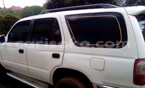 Acheter Occasion Voiture Toyota 4Runner Blanc à Kigali, Rwanda Acheter Occasion Voiture Toyota 4Runner Blanc à Kigali, Rwanda