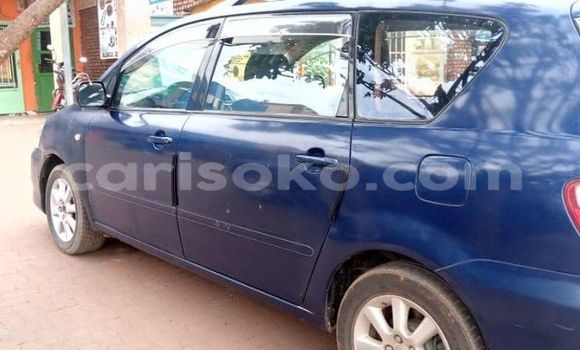 اشتري مستعمل Toyota Avensis Bleu سيارة في Kigali في Rwanda اشتري مستعمل Toyota Avensis Bleu سيارة في Kigali في Rwanda