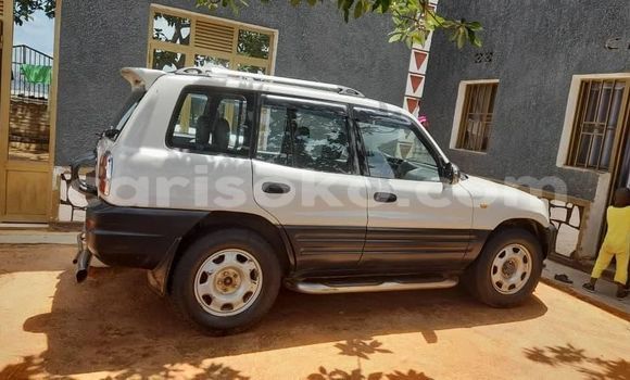 اشتري مستعمل Toyota RAV4 Gris سيارة في Kigali في Rwanda اشتري مستعمل Toyota RAV4 Gris سيارة في Kigali في Rwanda