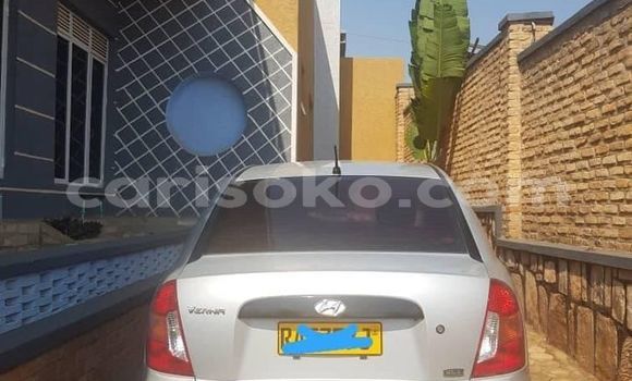 اشتري مستعمل Hyundai Verna Gris سيارة في Kigali في Rwanda اشتري مستعمل Hyundai Verna Gris سيارة في Kigali في Rwanda