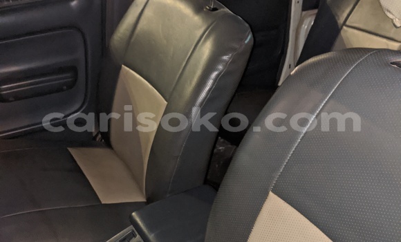 Acheter Occasion Voiture Toyota Hilux Blanc à Kigali, Rwanda Acheter Occasion Voiture Toyota Hilux Blanc à Kigali, Rwanda