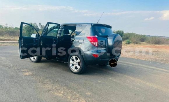 اشتري مستعمل Toyota RAV4 Autre سيارة في Kigali في Rwanda اشتري مستعمل Toyota RAV4 Autre سيارة في Kigali في Rwanda