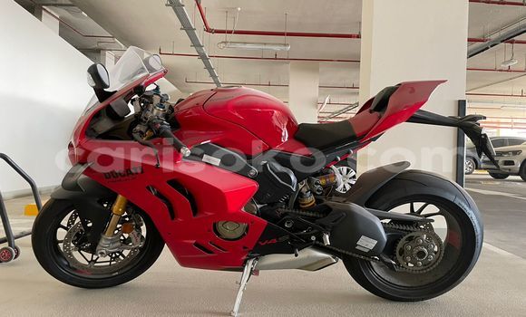 Sayi Na hannu Ducati Panigale Rouge Motsi in Kigali a Rwanda Sayi Na hannu Ducati Panigale Rouge Motsi in Kigali a Rwanda