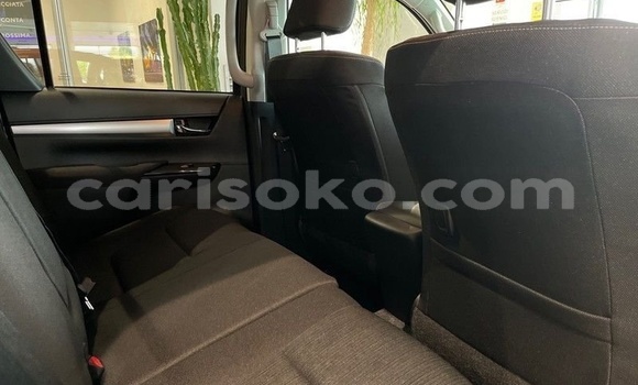 Acheter Neuf Voiture Toyota Hilux Vert à Kigali, Rwanda Acheter Neuf Voiture Toyota Hilux Vert à Kigali, Rwanda