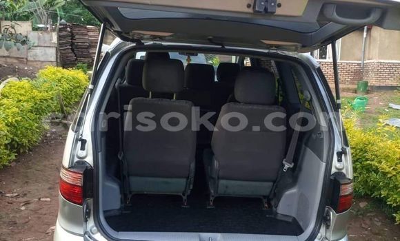Sayi Na hannu Toyota Previa Gris Mota in Kigali a Rwanda Sayi Na hannu Toyota Previa Gris Mota in Kigali a Rwanda