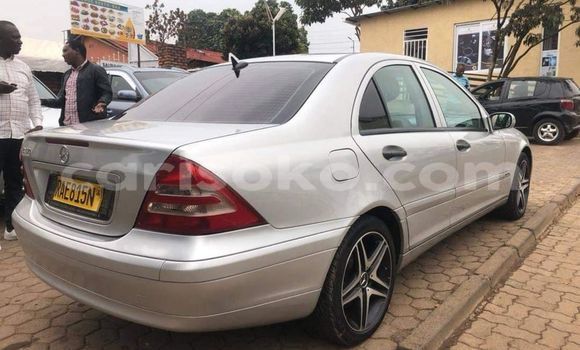 Sayi Na hannu Mercedes-Benz C–Class Gris Mota in Kigali a Rwanda Sayi Na hannu Mercedes-Benz C–Class Gris Mota in Kigali a Rwanda