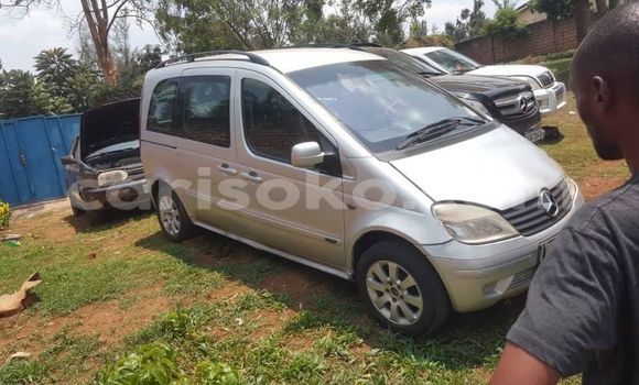 Sayi Na hannu Mercedes-Benz A–Class Gris Mota in Kigali a Rwanda Sayi Na hannu Mercedes-Benz A–Class Gris Mota in Kigali a Rwanda